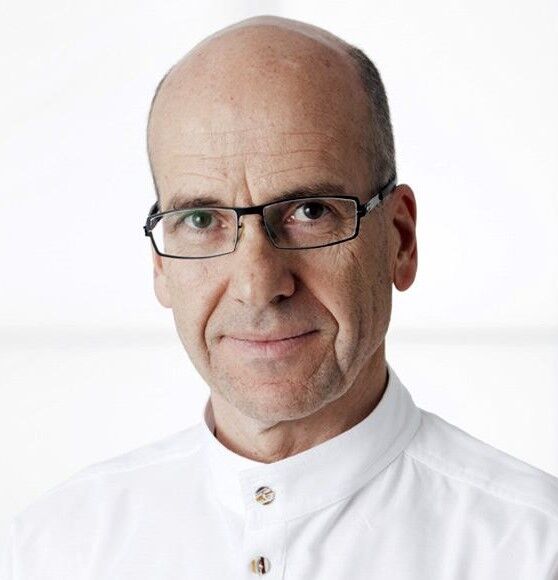 Doctor A specialist in narcology Daniel